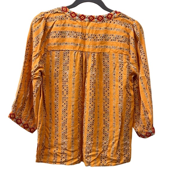 Savanna Jane Boutique Notched Neckline Floral Embroidery A Line Shirt, Size M - Picture 3 of 12